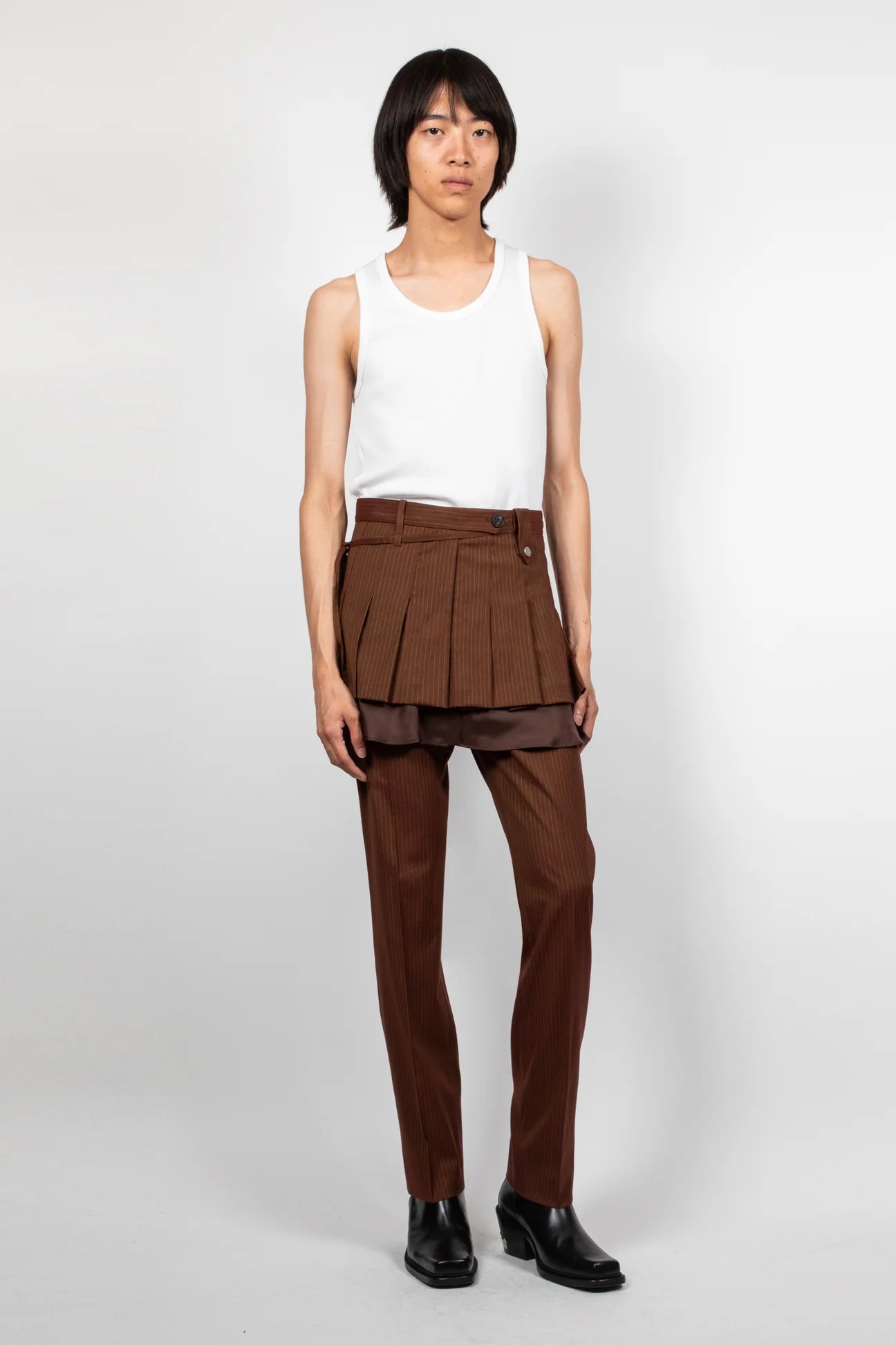 Pleated skirt brown