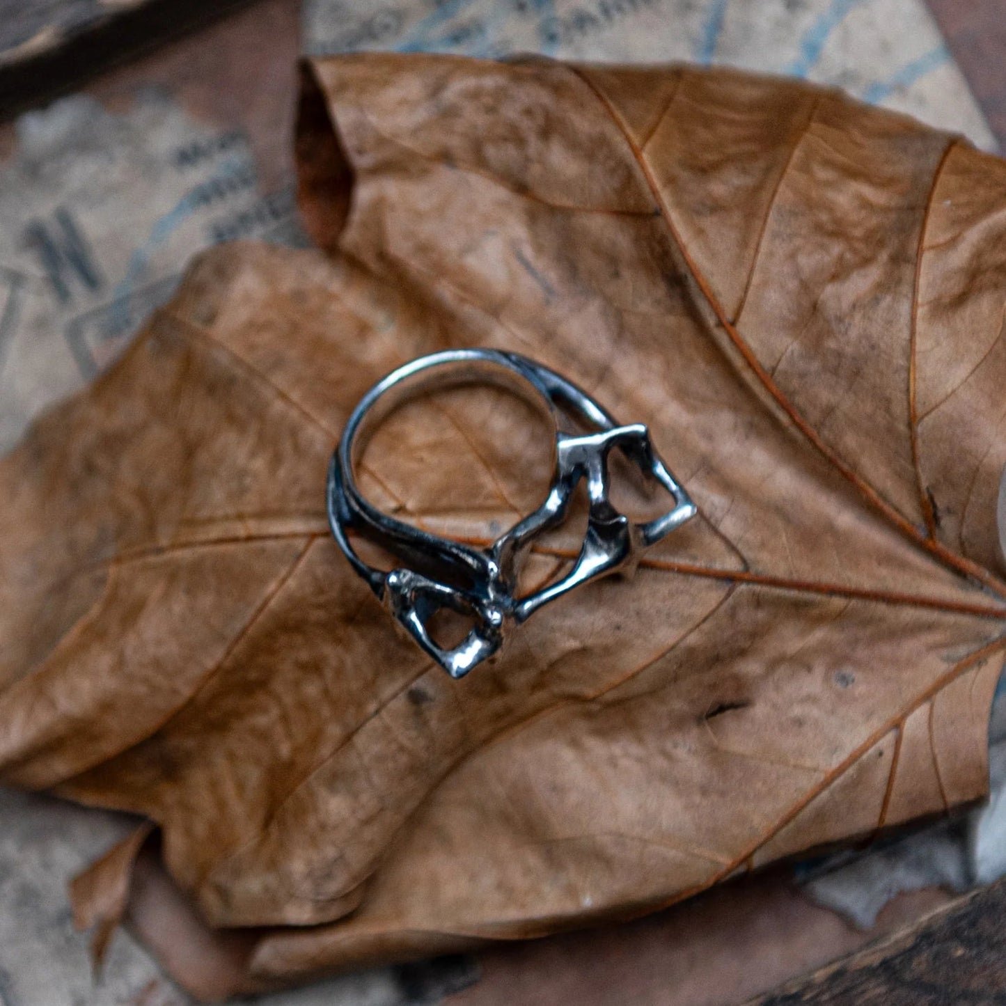 Jagged stars ring