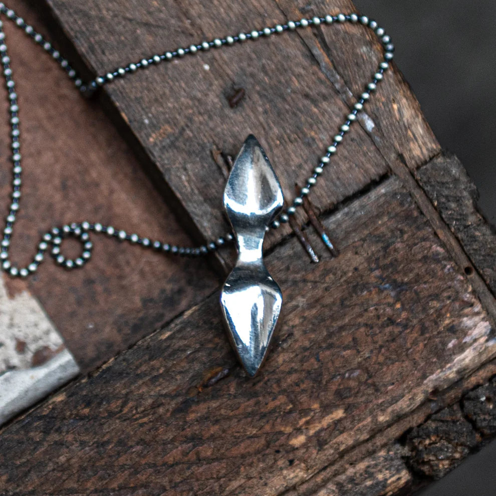 Helicopter pendant with chain