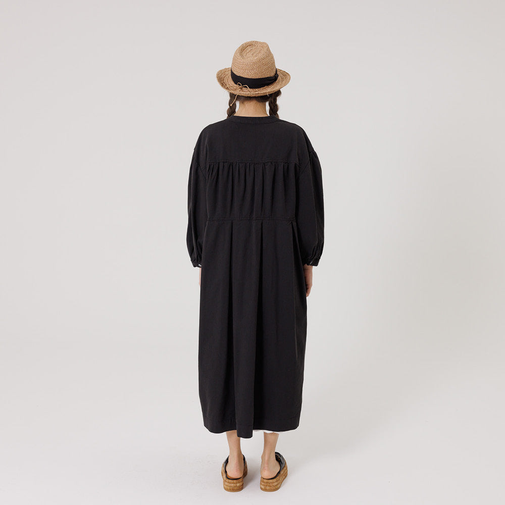 Volume sleeve pintuck dress